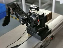 Braç de robot rotatiu lineal i vertical